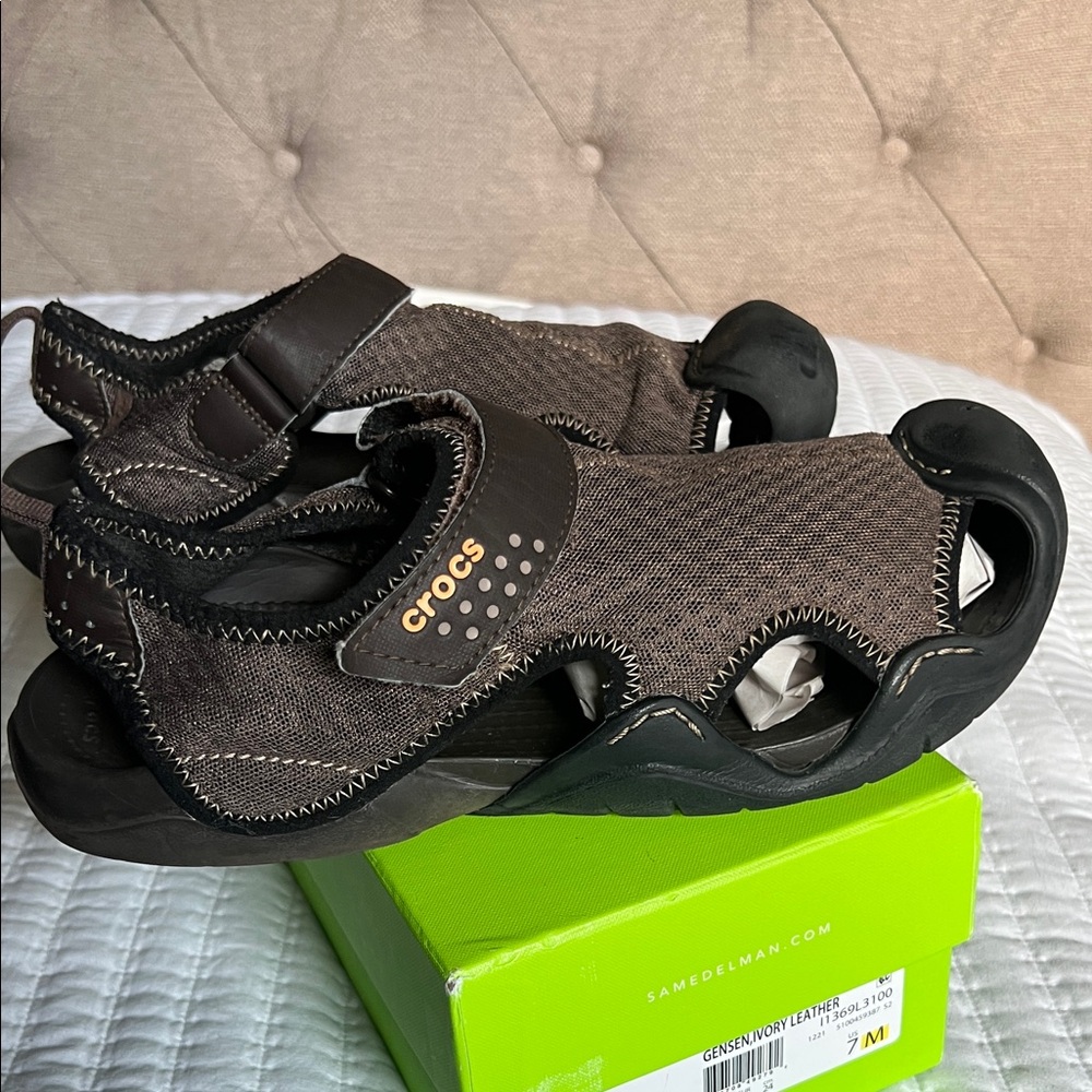 CROCS Men’s Swithwater Crocs , Brown and Black Closed-Toe Sandals